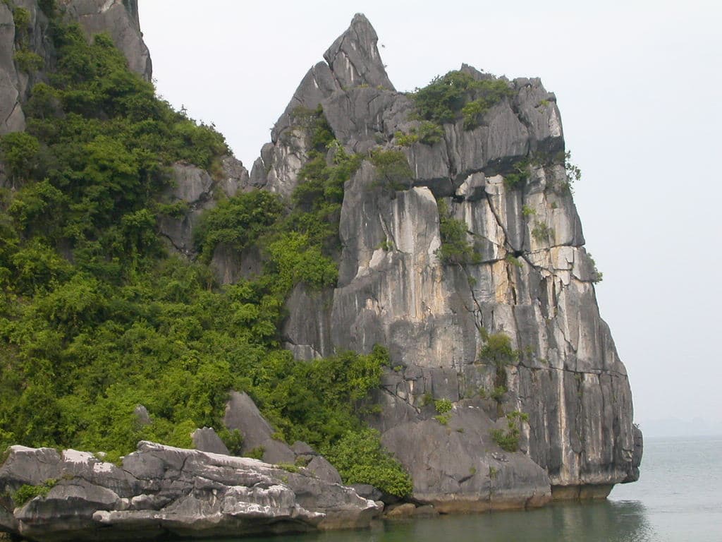 Tourism in Ha Long 12.jpg