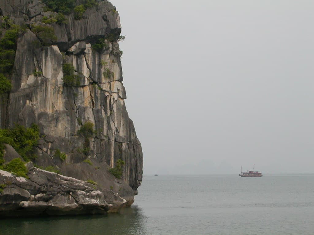 Tourism in Ha Long 11.jpg