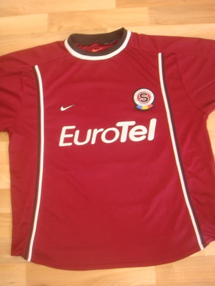 AC Sparta Prague 2000-01 Shirt.jpg