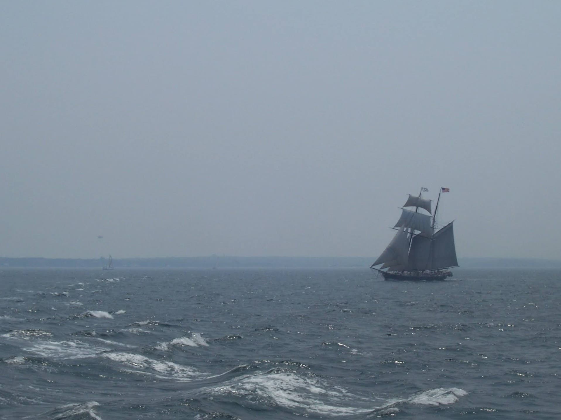 Topsail schooner Shenandoah Nantucket Sound.jpg