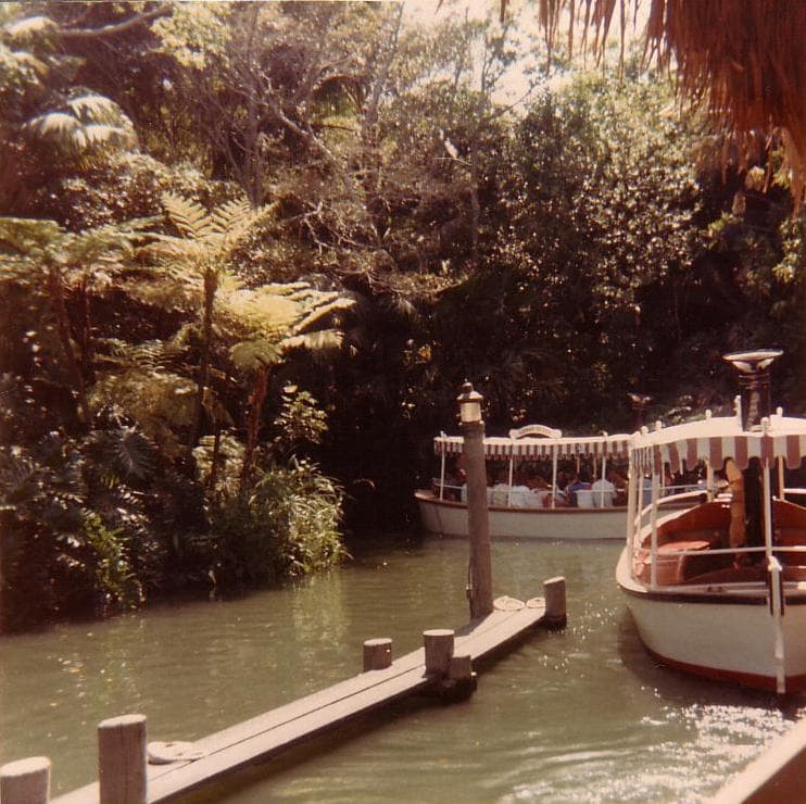 Jungle Cruise - Disneyland-1985-5b.jpg