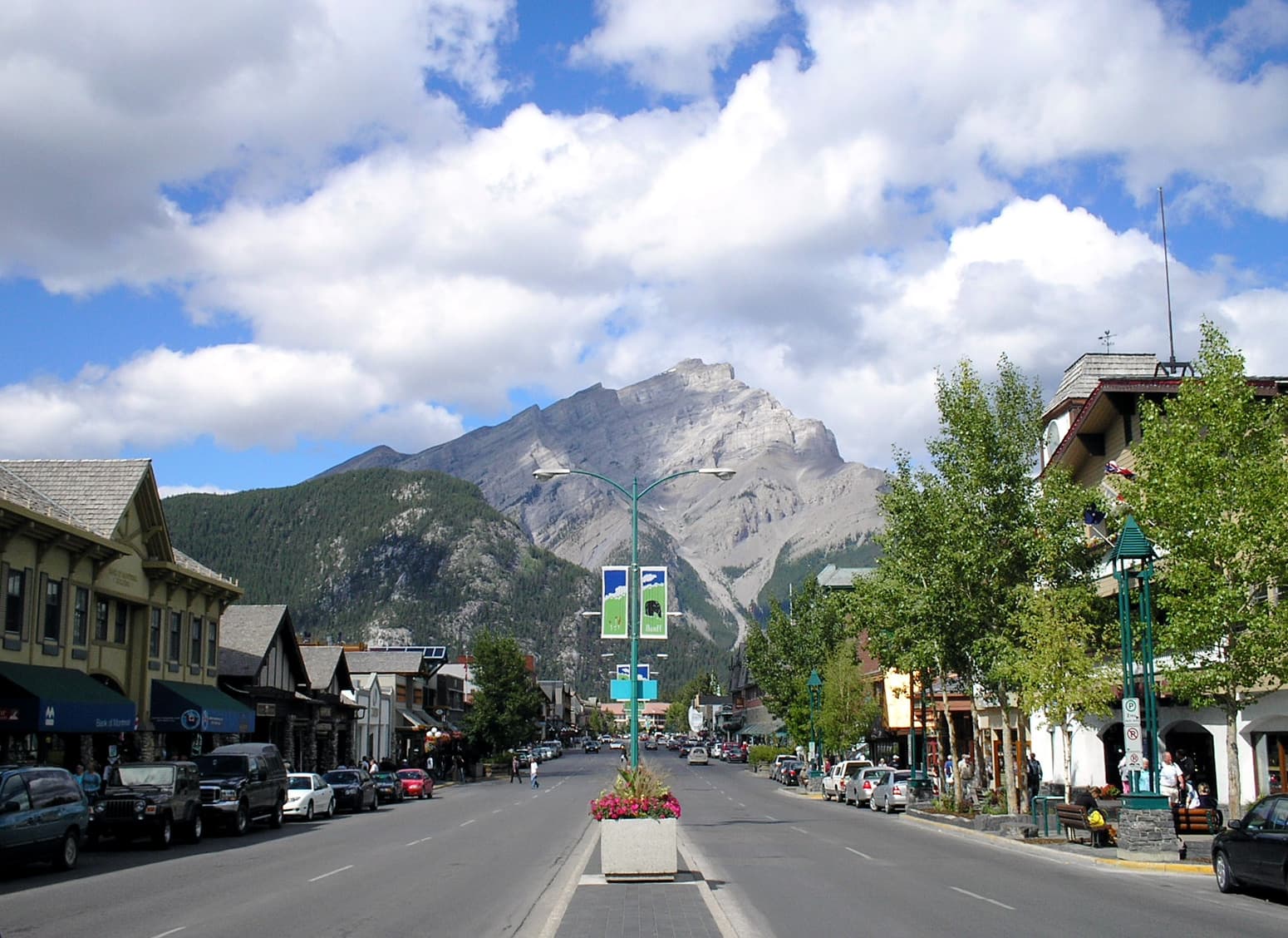 Banff Avenue - Cascade Mountain01.jpg