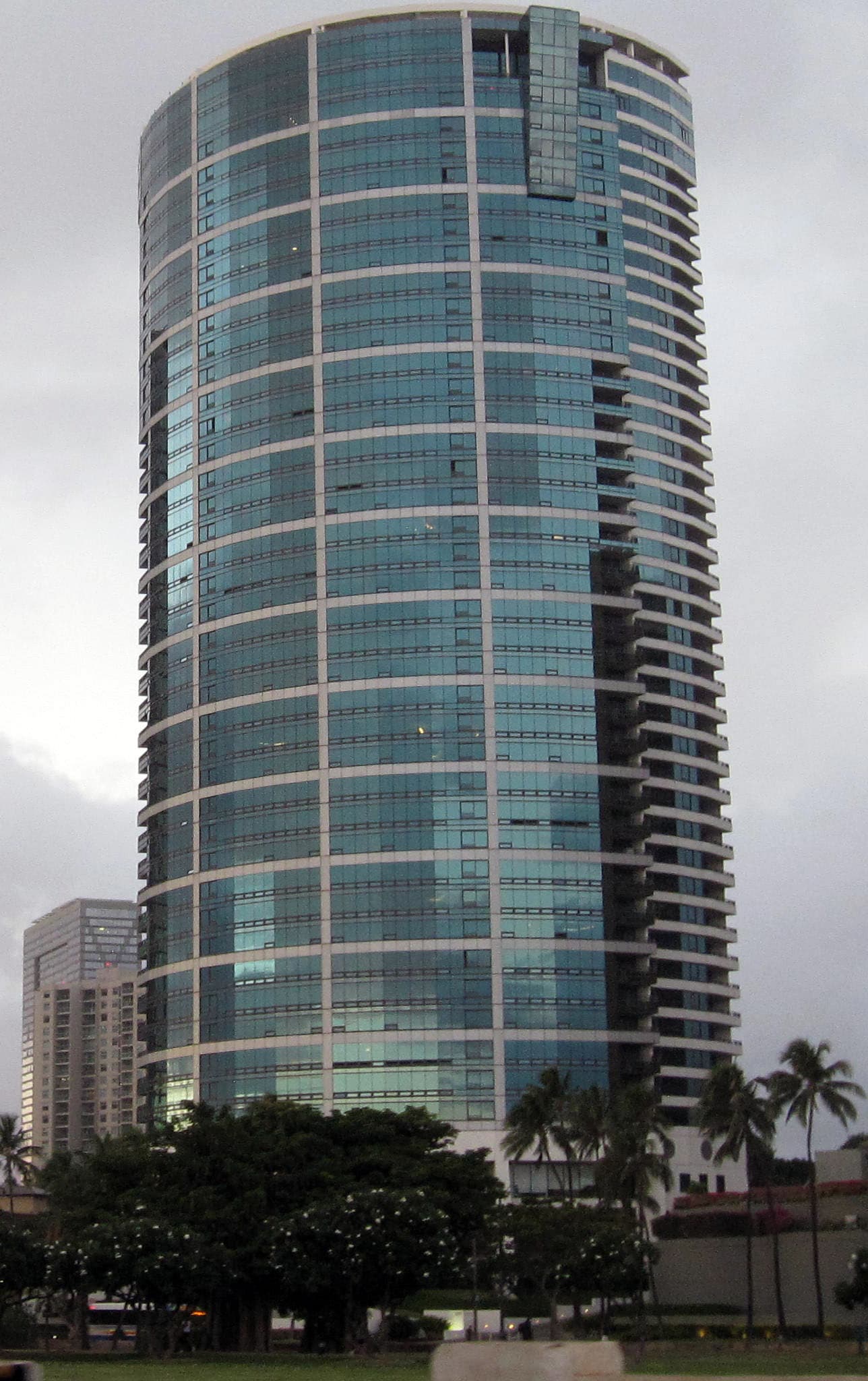 Nauru Tower (at dusk), Honolulu, HI.jpg