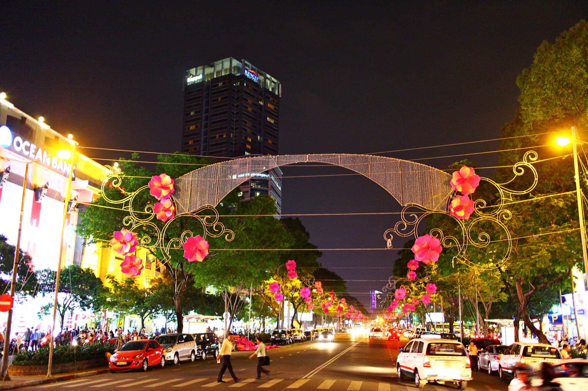Duong Le loi quan 1, tp Ho Chi minh vietnam - panoramio.jpg