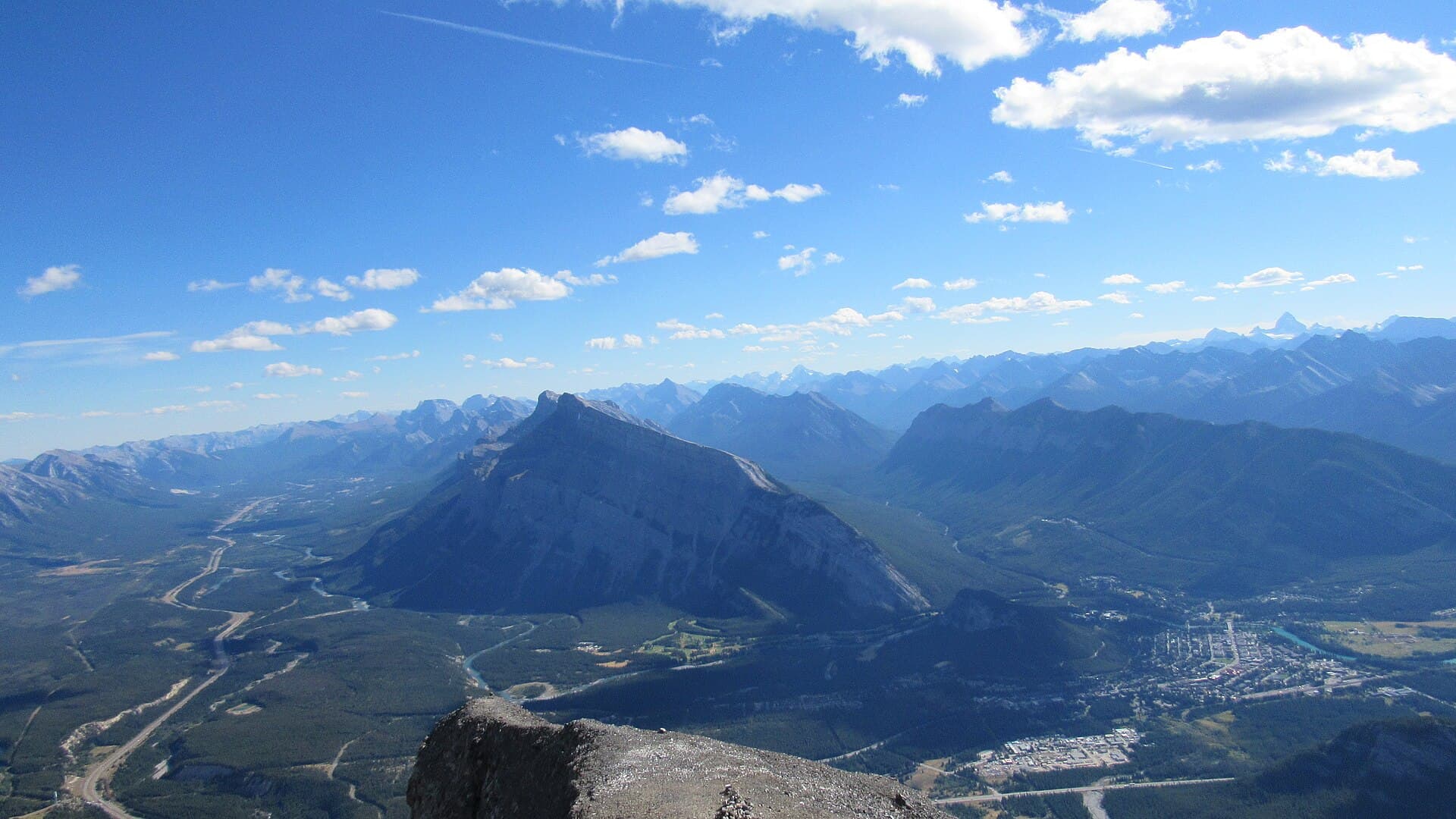 . Bow Valley & River, Banff, Mount Rundle and Sulphur Mountain.jpg