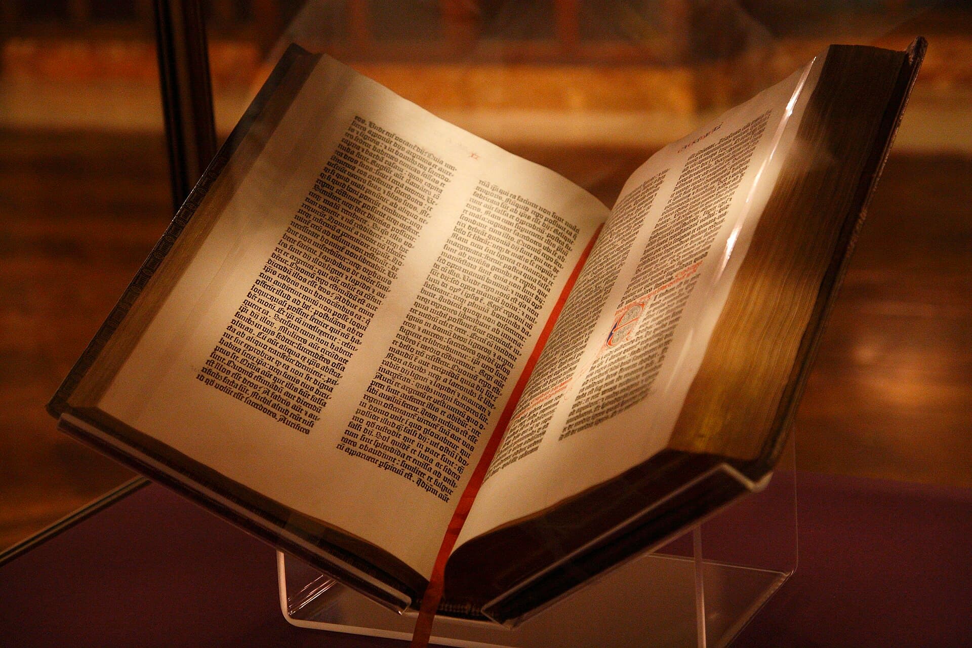 Gutenberg Bible, New York Public Library, USA. Pic 01.jpg