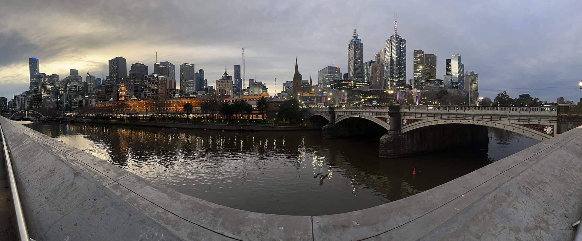 Panorama of Southbank Melbourne Victoria Australia.jpg
