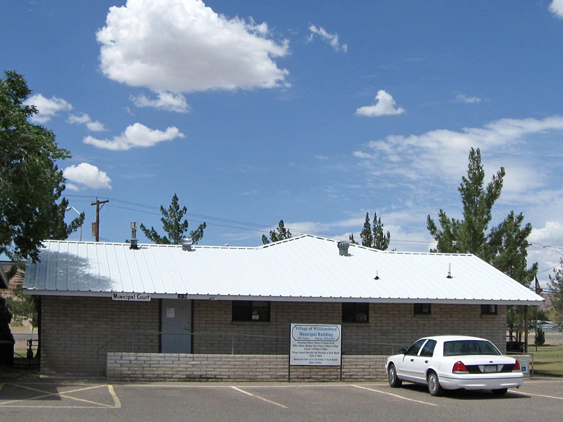 Williamsburg New Mexico Municipal Building.jpg