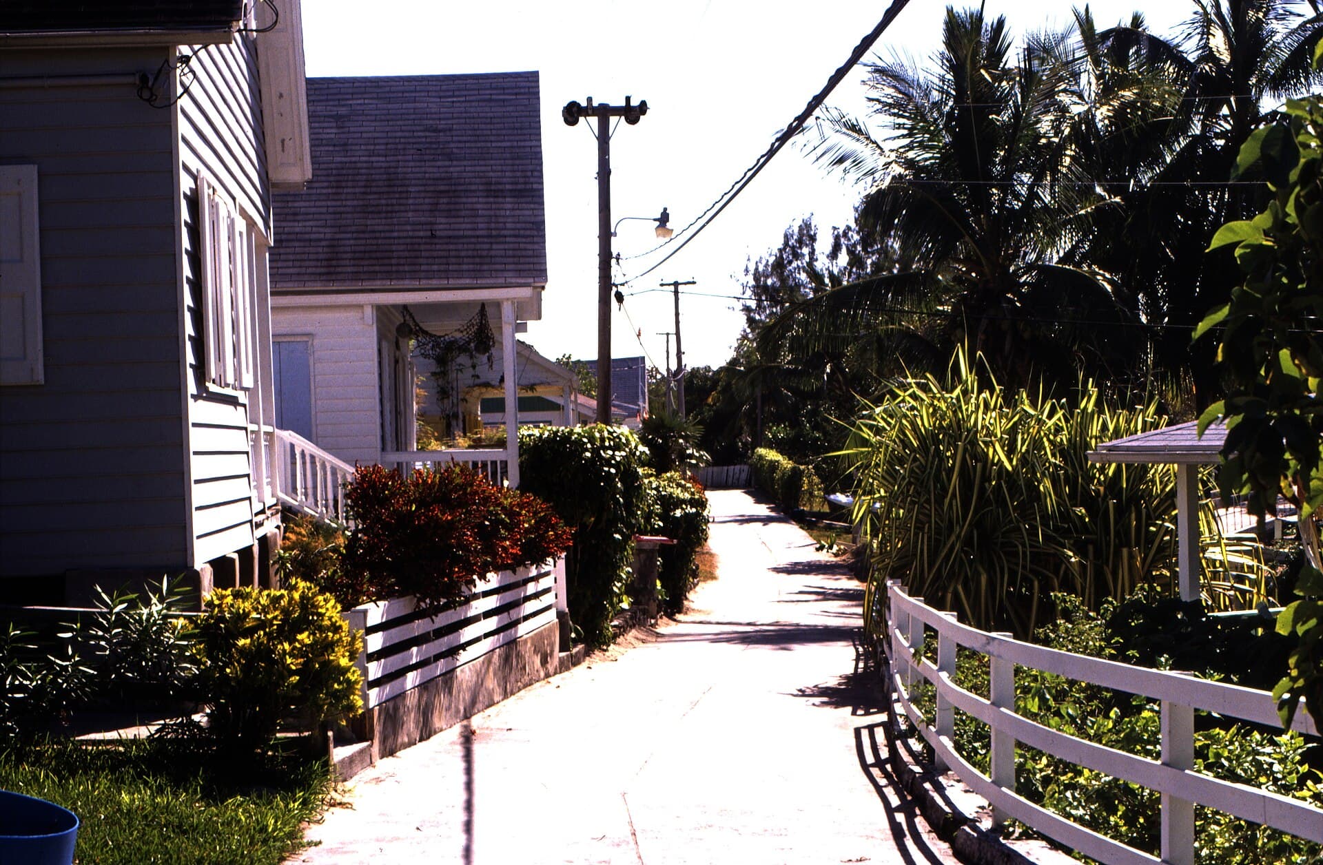 Bahamas 1989 (457) Abaco Hope Town, Elbow Cay (24920466455).jpg