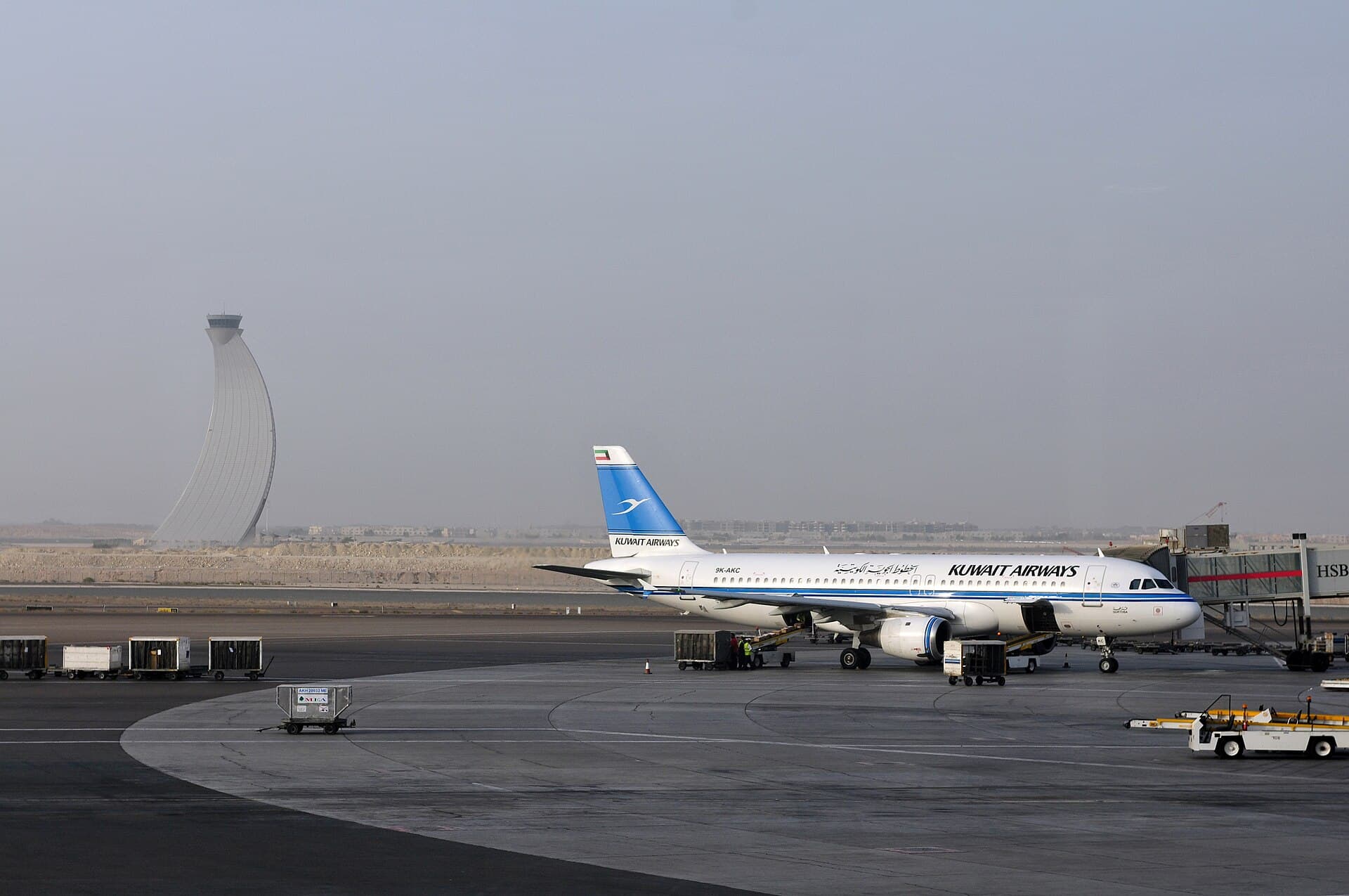 13-08-06-abu-dhabi-airport-31.jpg