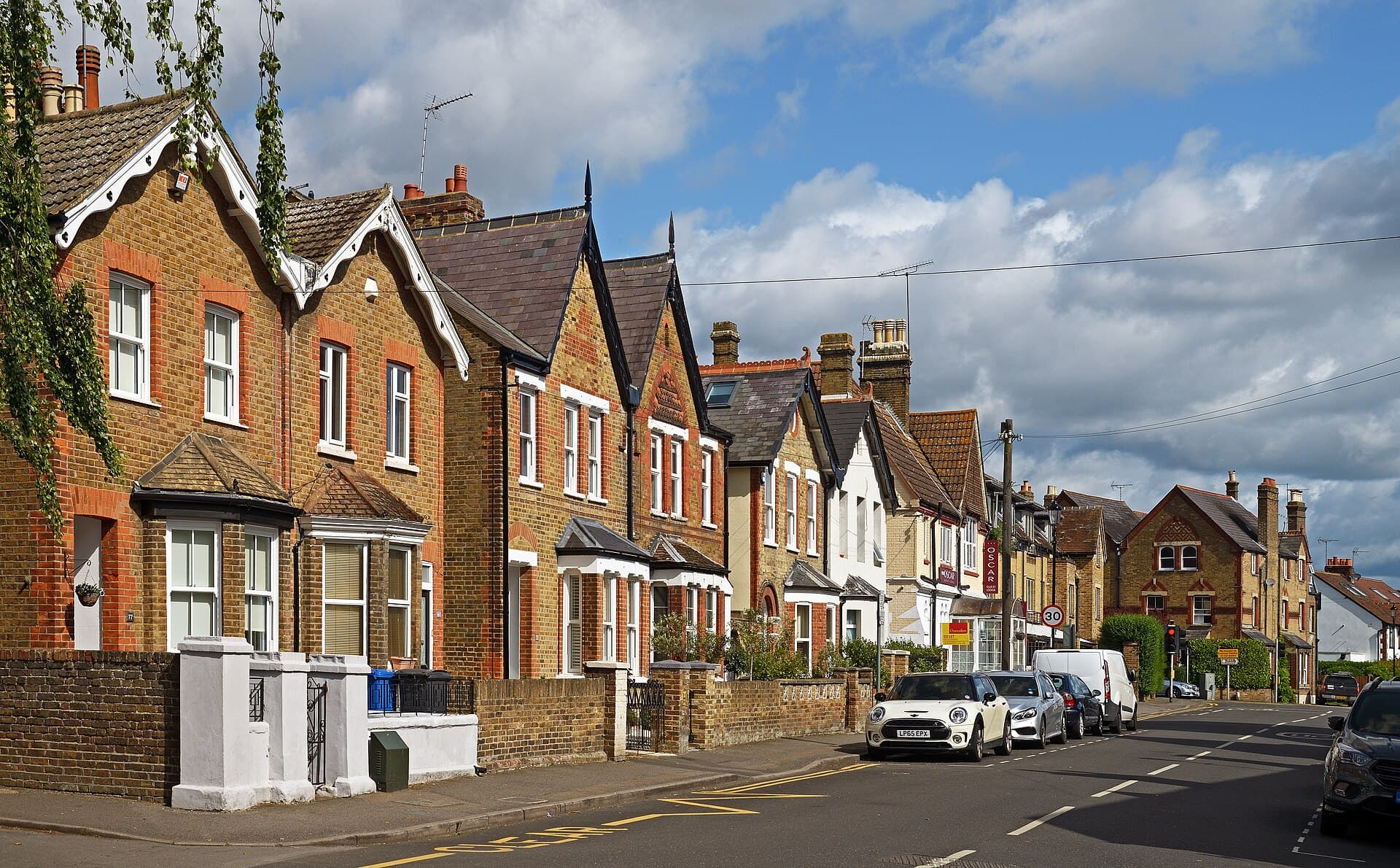 Vansittart road and hotel Oscar. Windsor, UK.jpg