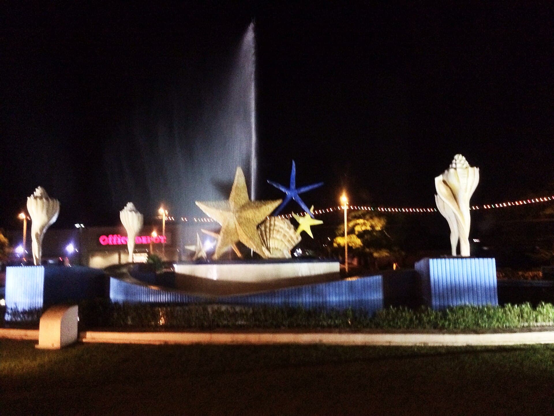 Cancun, Mexico - Fuente y Office Depot.jpg
