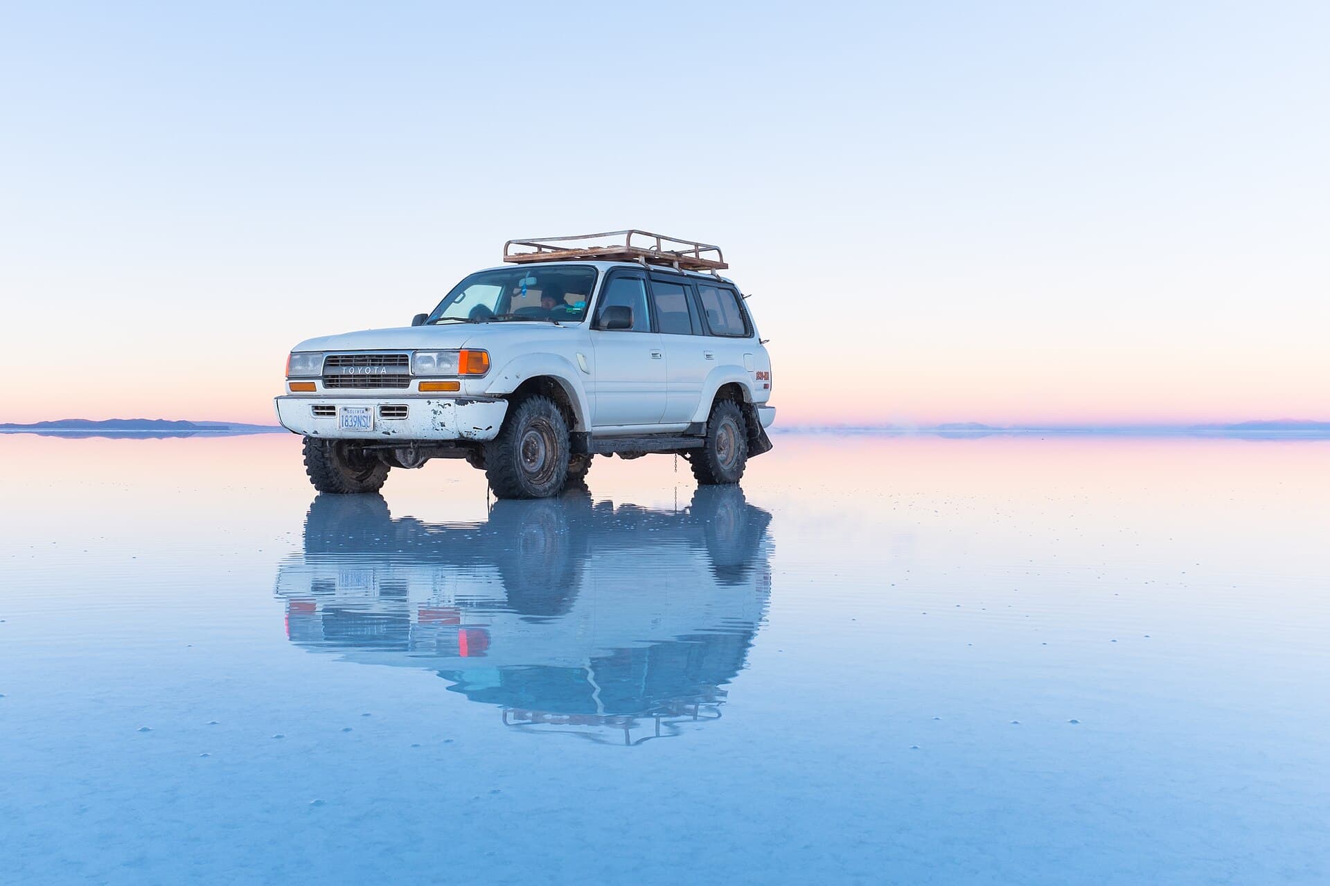 Reflection on the Salar de Uyuni, bolivia.jpg