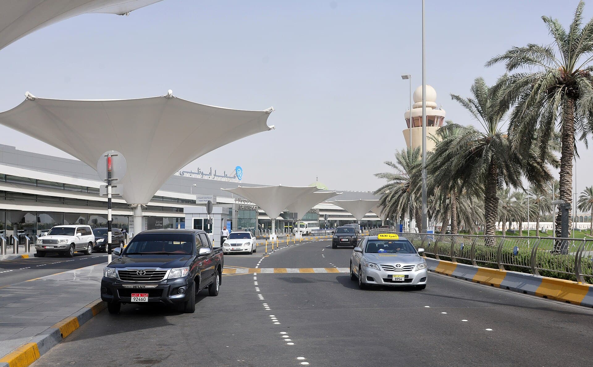 13-08-06-abu-dhabi-airport-16.jpg