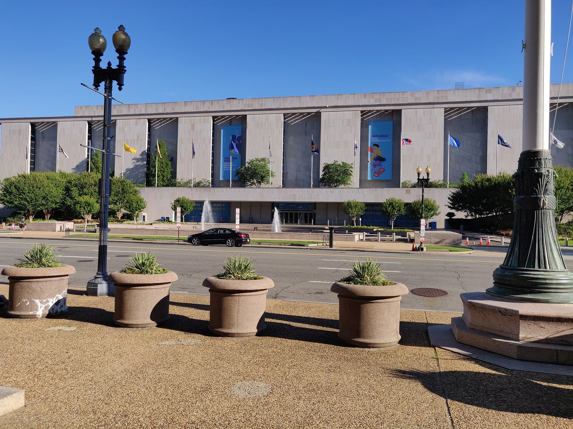 National Museum of American History- Kenneth E. Behring Center.jpg