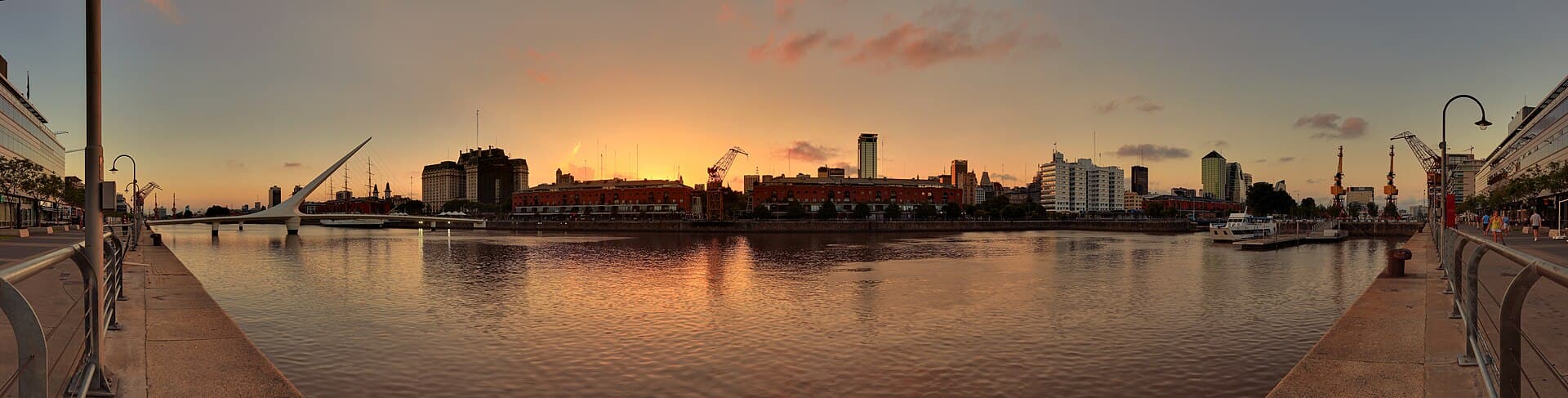 193 - Buenos Aires - Puerto Madero - Janvier 2010.jpg