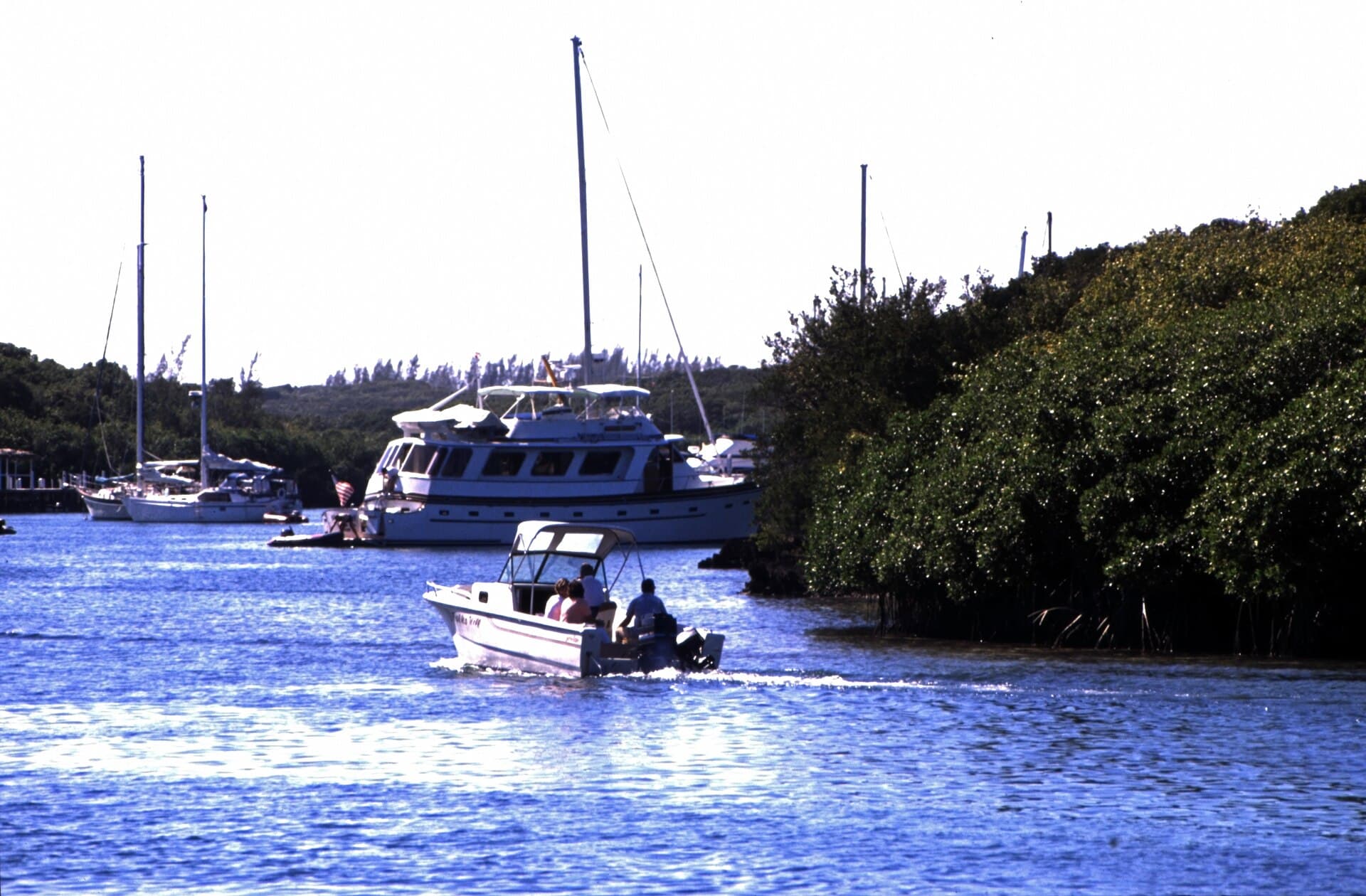 Bahamas 1989 (451) Abaco Hope Town, Elbow Cay (24806501831).jpg