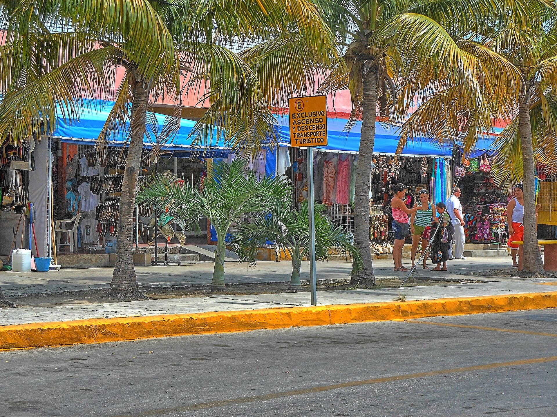 Mercado 28 Cancun, Mexico Julio 2012 - 01.jpg