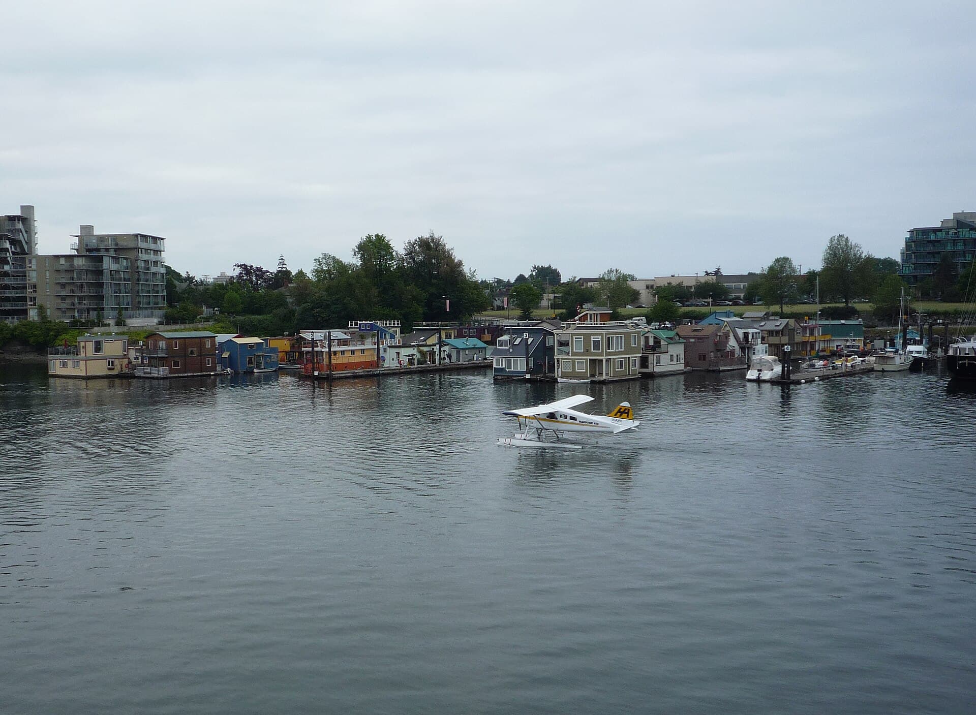 2009-0606-VictoriaFishermansWharf.jpg