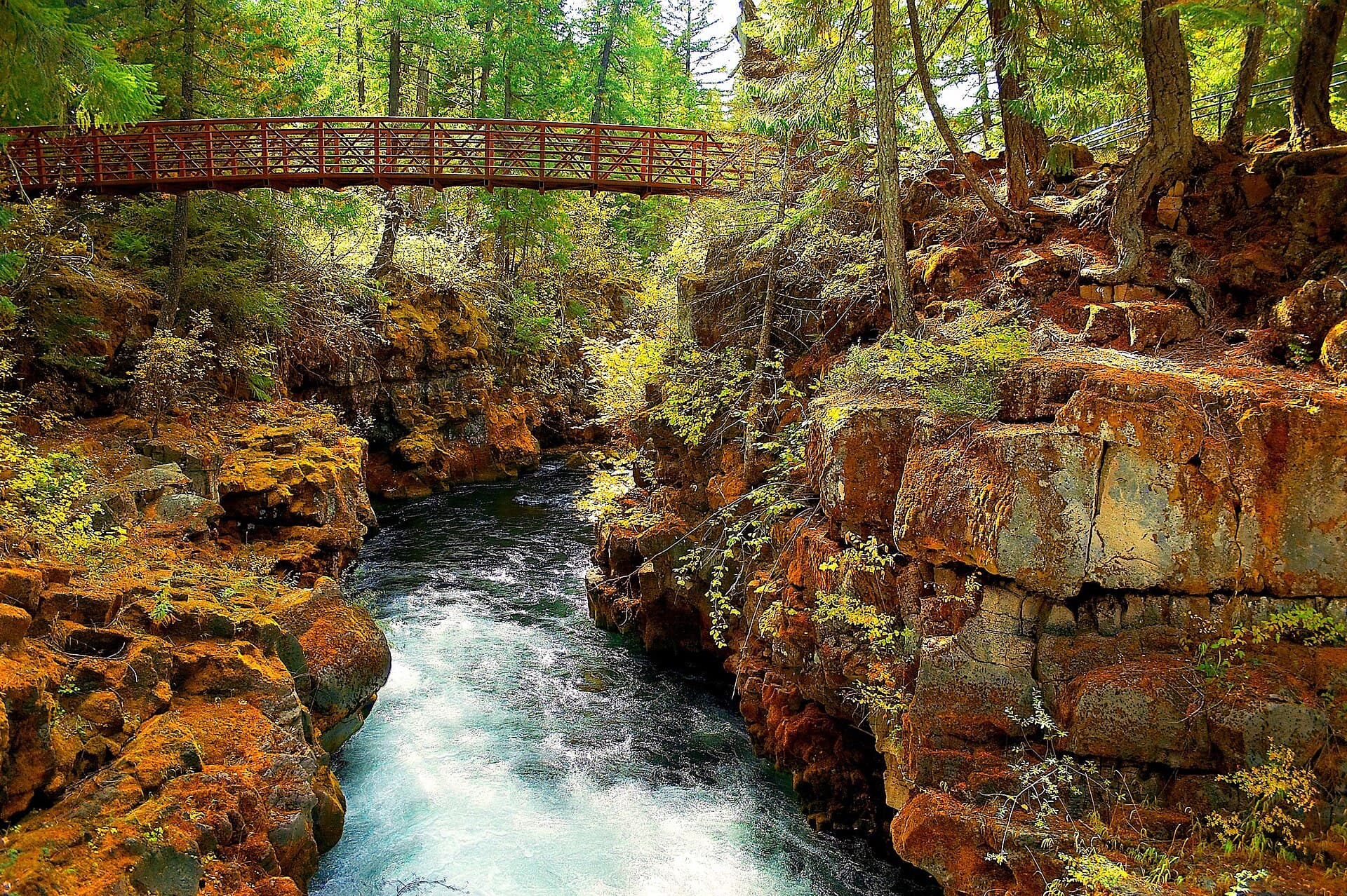 Rogue River Oregon USA.jpg
