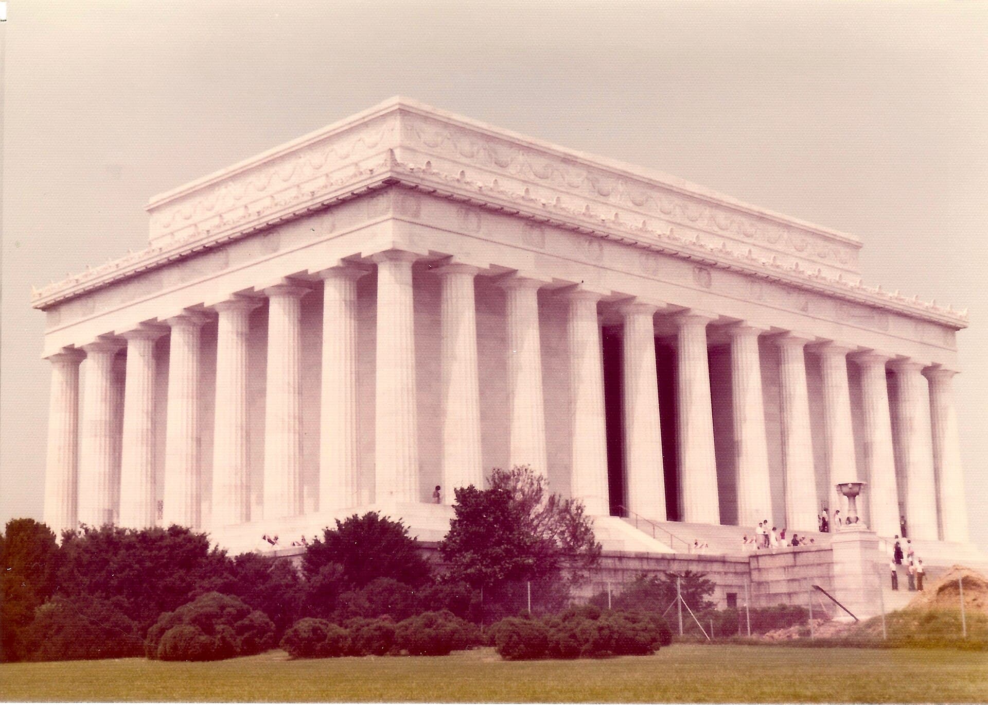 Washington D C August 1975 - Lincoln Memorial.jpg