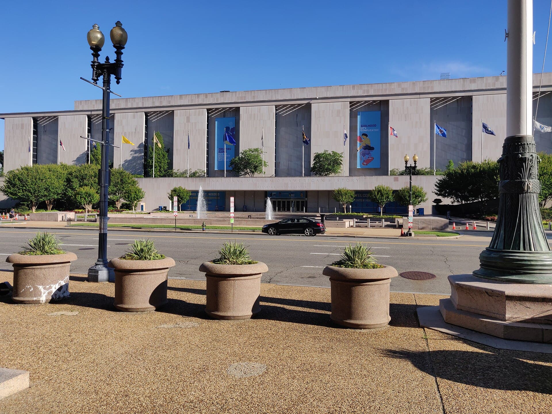 National Museum of American History- Kenneth E. Behring Center 2.jpg