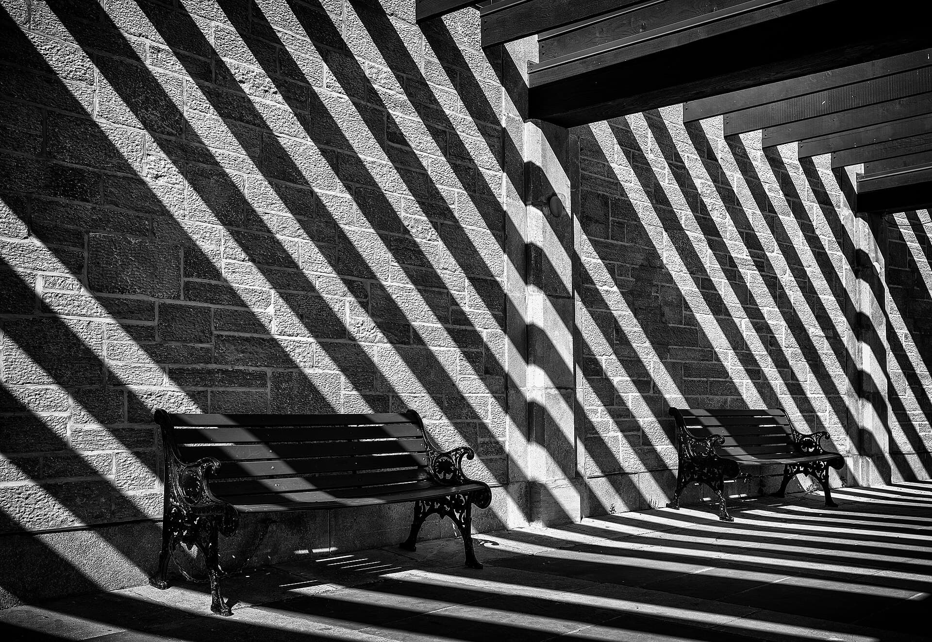 Benches at Oakes Garden Theatre, Niagara Falls, Canada.jpg