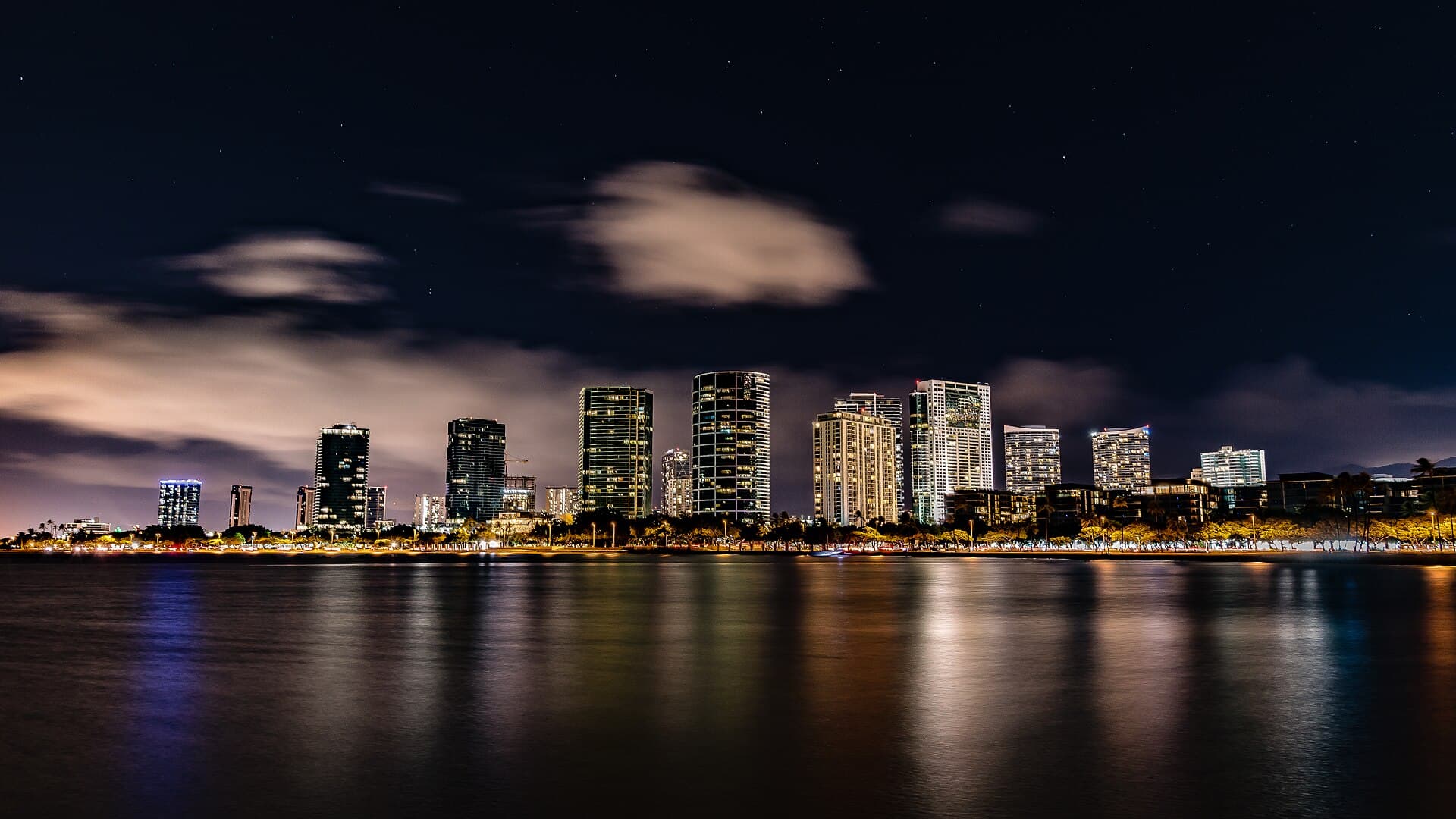 Honolulu Skyline (Explored) - Flickr - jijake1977.jpg