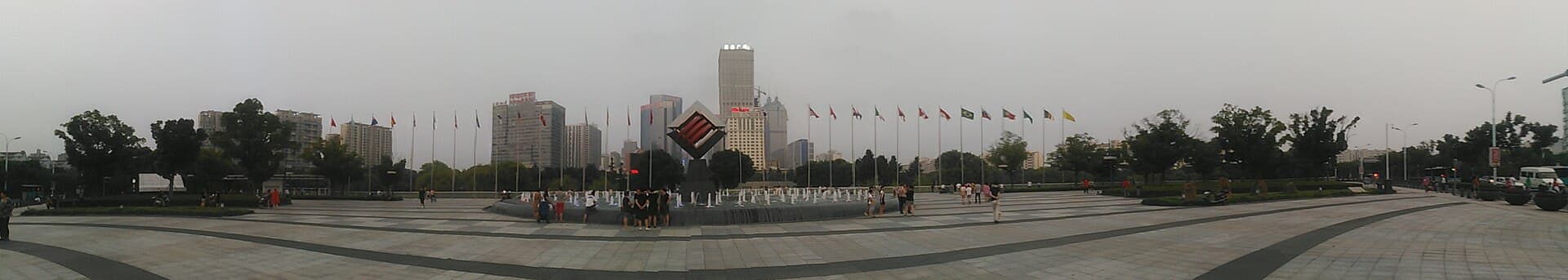 Suzhou Central Park 苏州中央公园 150722.jpg