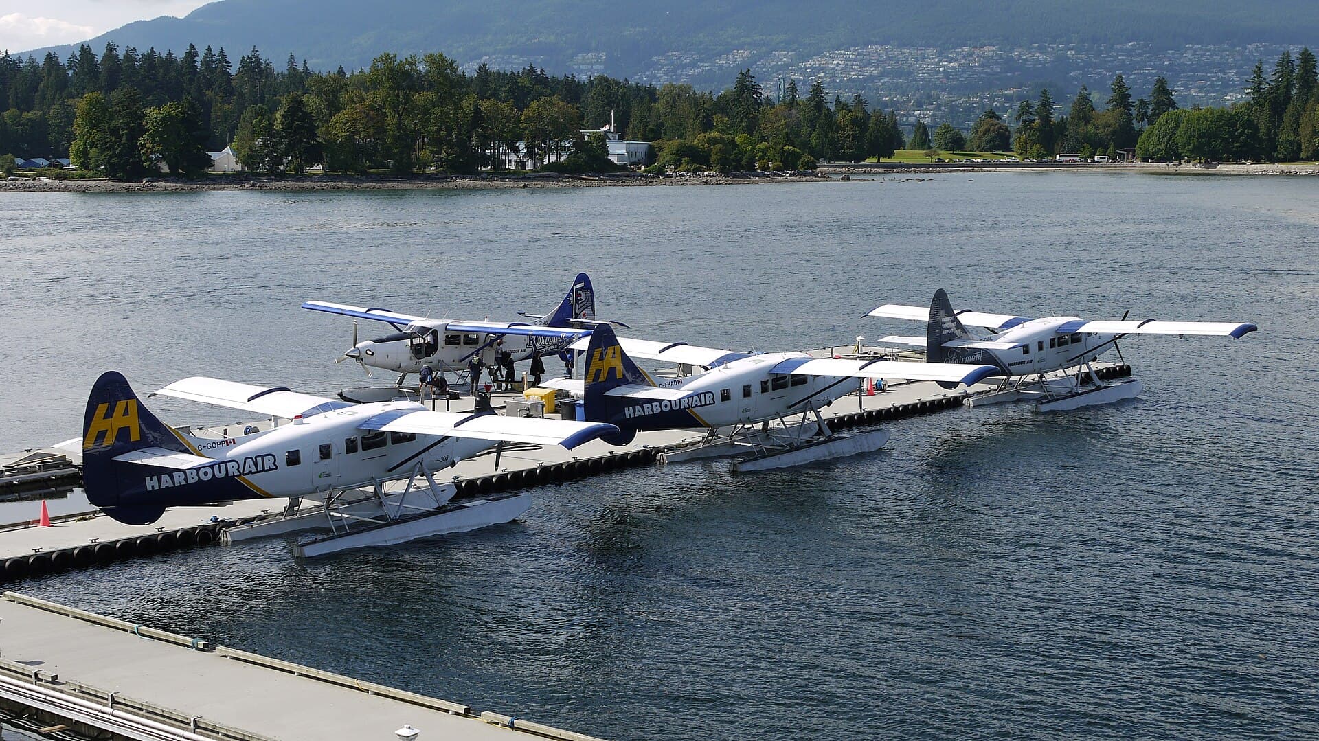 Vancouver Harbour Flight Centre, British Columbia, Canada (July 2016).jpg
